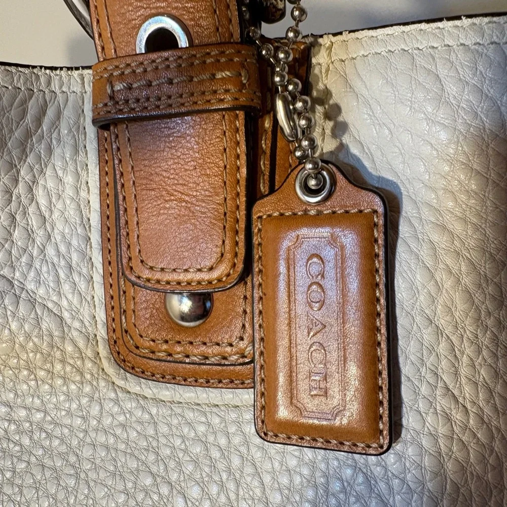 Coach White Pebbled Leather Soho Tote Bag‎ Tan Buckle Shoulder Bag Large Purse